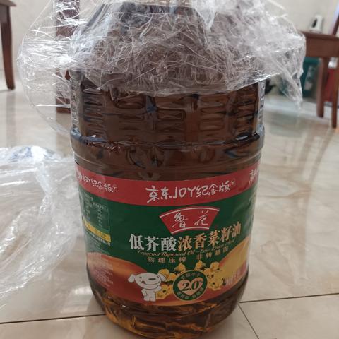 菜籽油，我支持鲁花品牌，家中常备吃完就买！