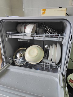 小厨房人少家庭的好选择，松下H1D台式洗碗