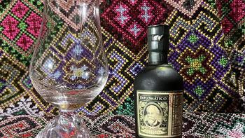 酒蒙子笔记 篇三十一：DUSA外交官珍藏朗姆酒