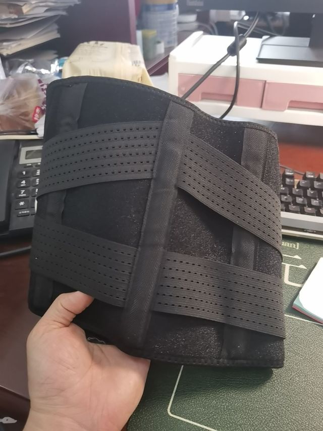 1.9的护腰，足够满足需求。