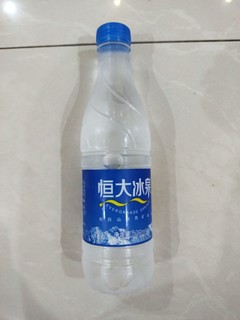 夏天必备矿泉水之恒大冰泉