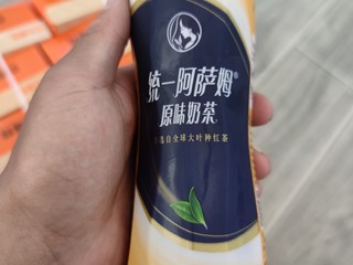 在美团优选上买阿萨姆奶茶3元一瓶