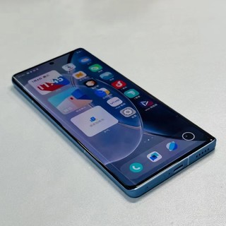 vivo X90 冰蓝 长得也挺好看