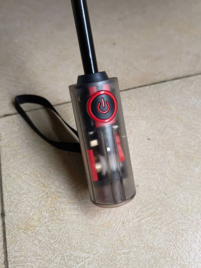 618种草馨沐鱼机械反向雨伞。