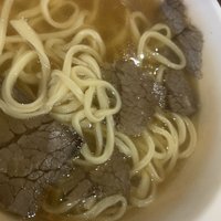 品味正宗兰州拉面，配上卤牛腱子肉、凉拌心里美红心萝卜和无糖柠檬水！