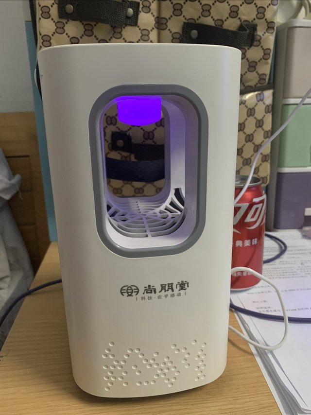 安全高效的灭蚊灯