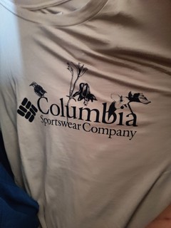 Columbia T恤挺好看