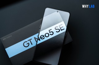 最值得买的版本，真我 GT Neo5 SE 圣白幻影