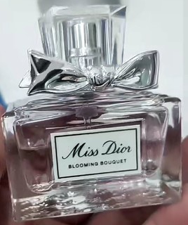 迪奥（Dior）花漾淡香水30ml女士香水