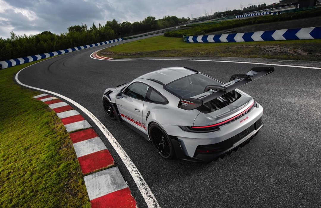 全新911 GT3 RS公布售价，售300.9992万，究极赛道机器！