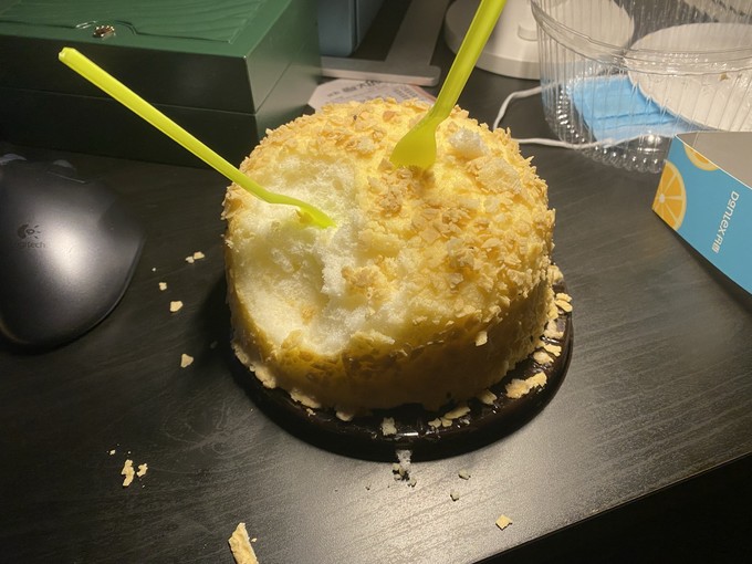巴黎水起泡饮用水