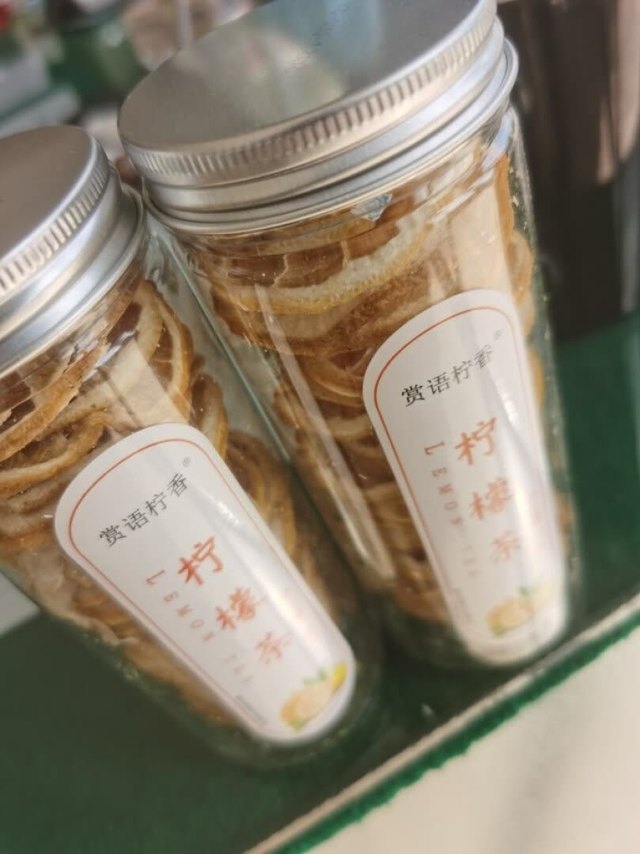 早已经收到了，很好很满意，正好是我喜欢的