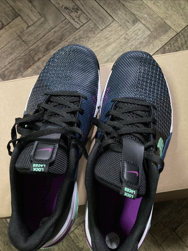 终于有一双好看的训练鞋了