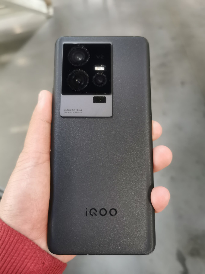 版第二代骁龙82k144hze6全感屏120w闪充自研芯片v25g电竞手机iqoo11