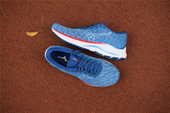 美津浓跑鞋怎么样 mizuno wave rider 26,传统跑鞋的"老顽固_什么值得
