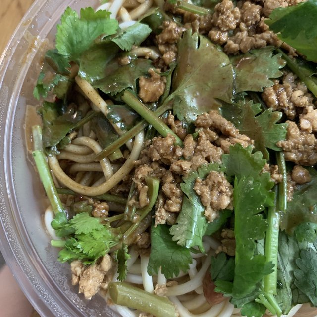 天气热了，吃热干面了