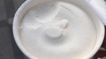 茶百道新品~夏季雪糕-是真的椰子耶 椰子雪糕，口感醇厚，雪糕丝滑绵密。