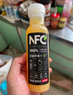 健康又美味的农夫山泉新疆苹果汁