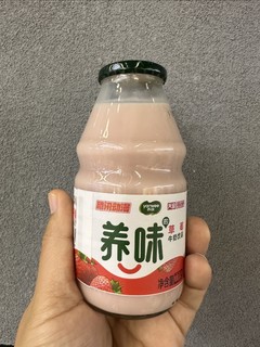 养味草莓风味牛奶