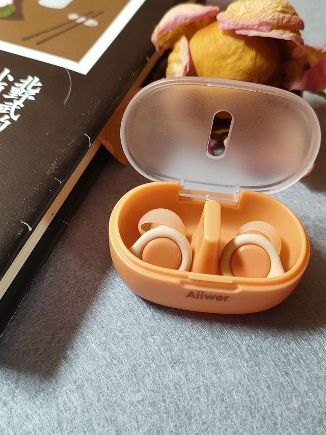 拥有鼾声如雷的枕边人，我们需要睡眠耳塞