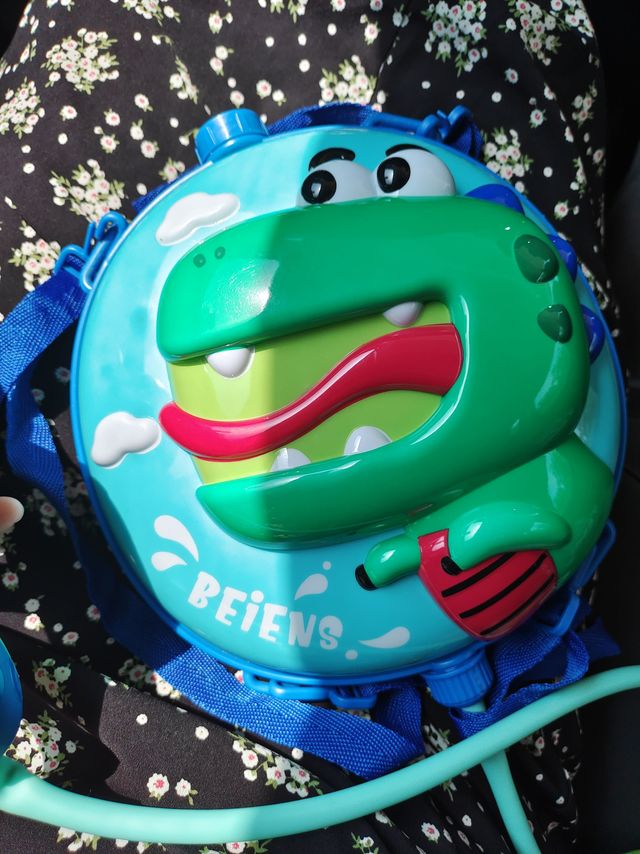 孩子超喜欢的小水枪