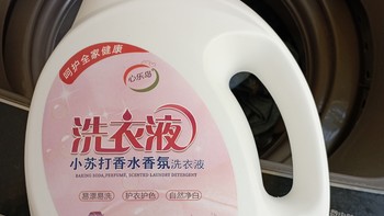以下是几款小苏打香氛洗衣液的推荐