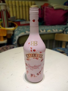 草莓奶油味的酒，你不来试试吗？