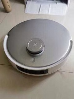 科沃斯（ECOVACS）扫地机器人