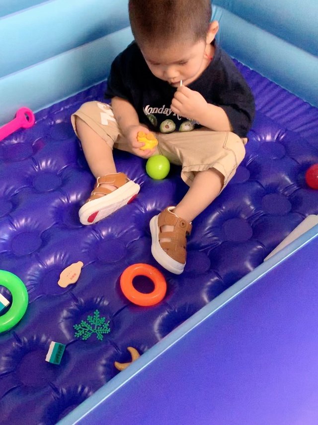 周末出来遛娃啦