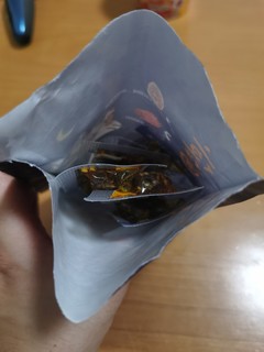 一口就上头的百草味麻辣牛肉