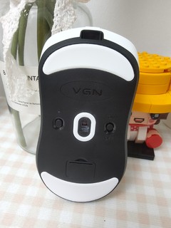 开箱vgn蜻蜓f1系新品，vgn蜻蜓f1 moba鼠标