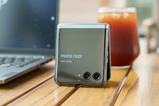 moto razr 40 Ultra  「冰晶蓝」图赏