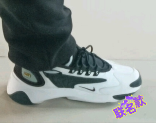 耐克（NIKE）男鞋春季新款运动鞋ZOOM 2K