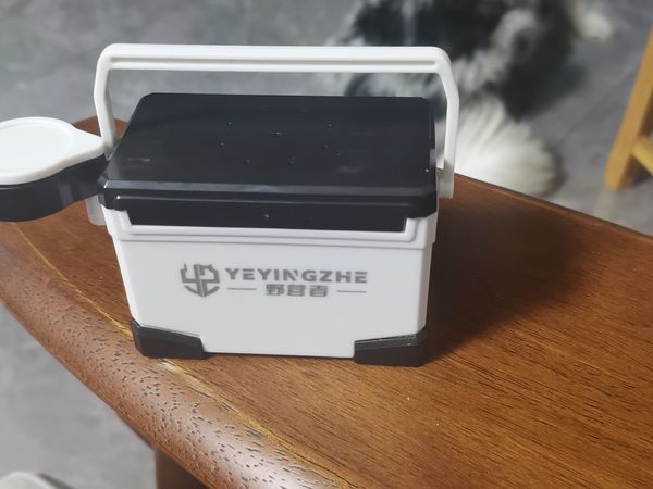 一块钱买了个“钓箱”，只能拿来装蚯蚓？