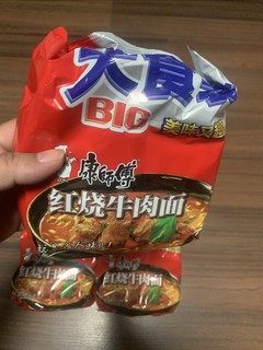 4.9猫超购入康师傅大食袋红烧牛肉面