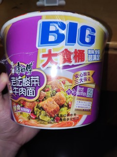 康师傅 big大食桶老坛酸菜牛肉面