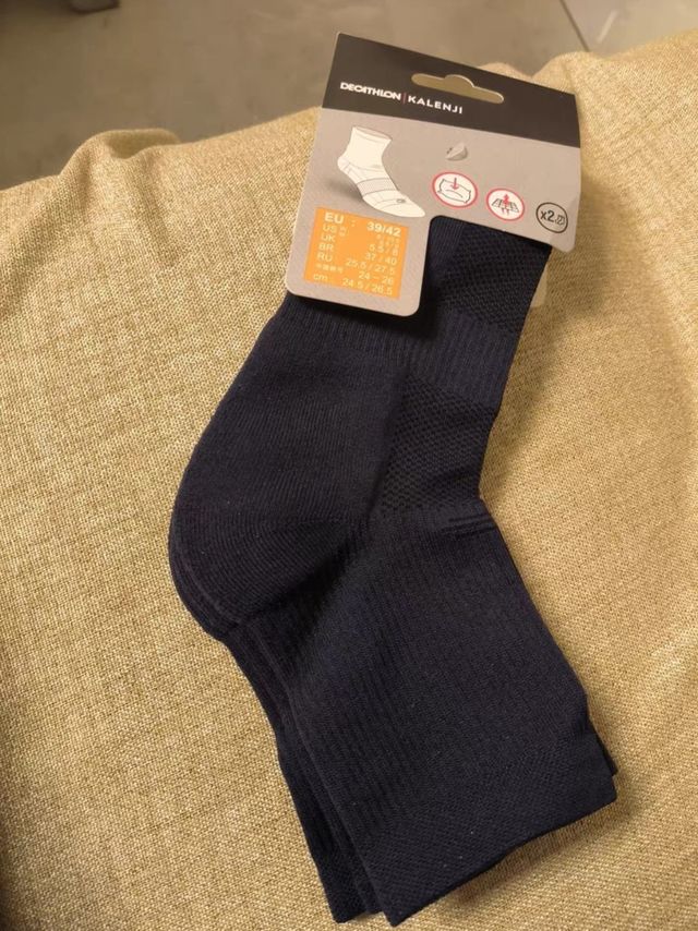 迪卡侬运动袜子，质量很好，很舒服