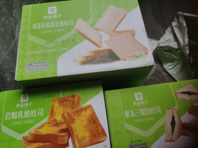 良品铺子饼干糕点