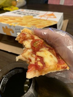 乐凯撒免费送的披萨🍕总感觉有哪里不对劲