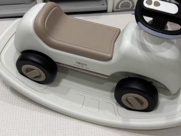 贝易摇摇马溜溜车二合一