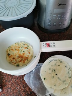 新的一天，从皇家小虎葱油饼和黄豆浆开始