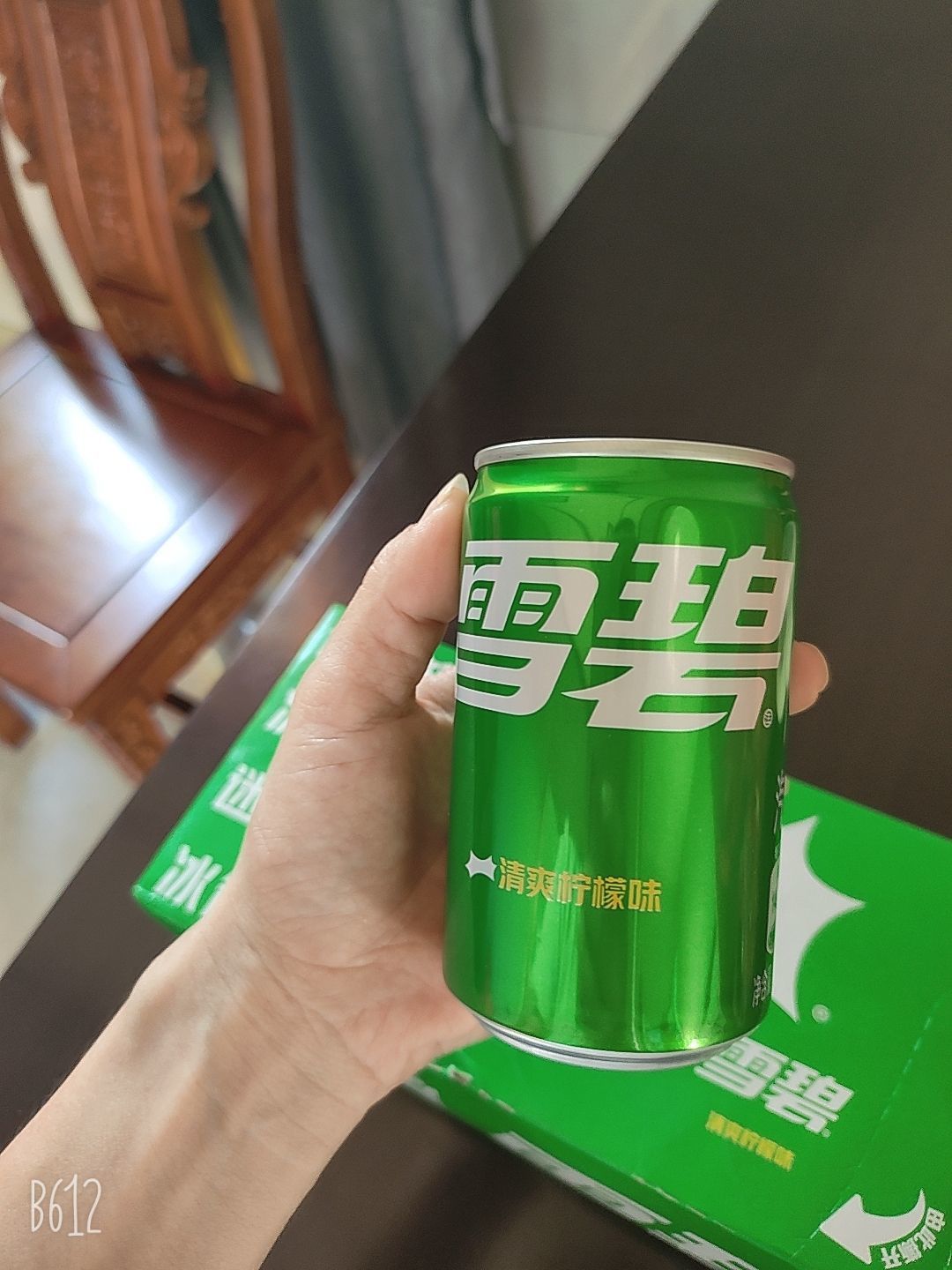 迷你罐装柠檬味雪碧