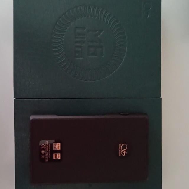 重量剛剛好，有手感但不會過於笨重，系統暢