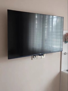 tcl这款43寸的电视，很智能，放在卧室刚好