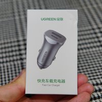 绿联PD20车载充电器