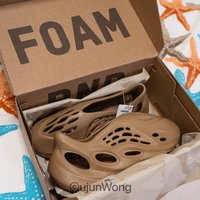 丑帅丑帅的Yeezy洞洞鞋｜Foam Runner开箱