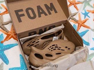 丑帅丑帅的Yeezy洞洞鞋｜Foam Runner开箱