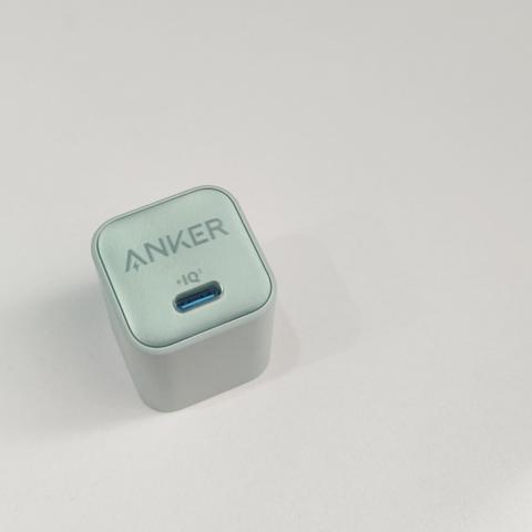 Anker 30W 安芯充 Pro｜折叠小体积，快充好帮手