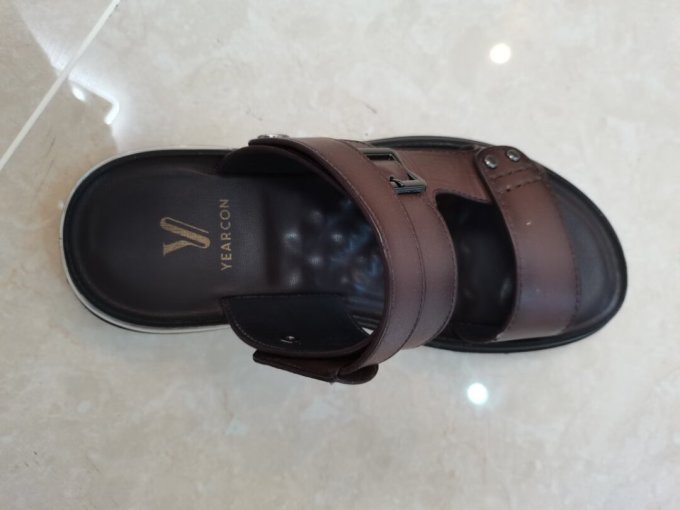 意尔康男士凉鞋