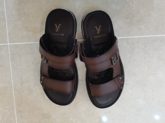 意尔康男士凉鞋